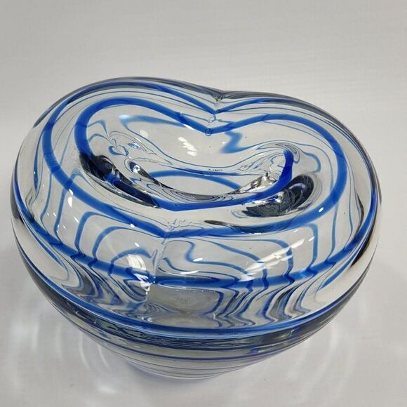 2004 Dennis East Int 5" Blown Glass Blue Ribbon Style Vase - Picture 12 of 12